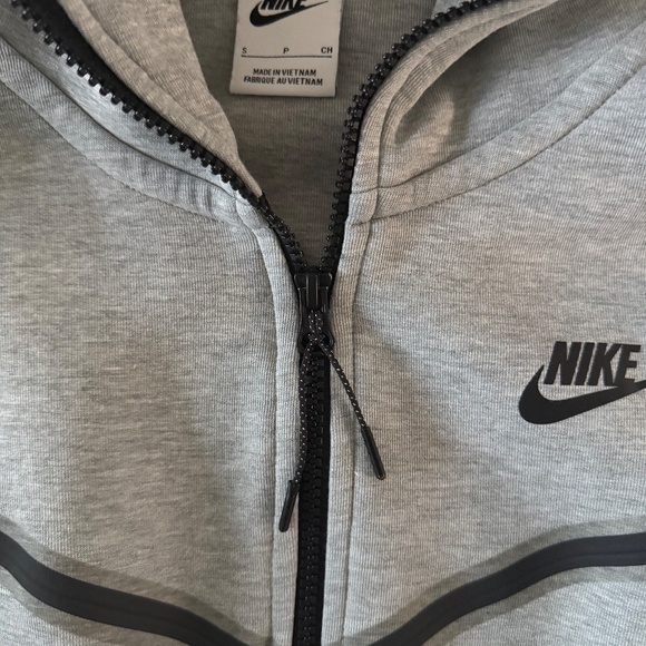 Men’s Nike tech grey jacket size small - Picture 4 of 7